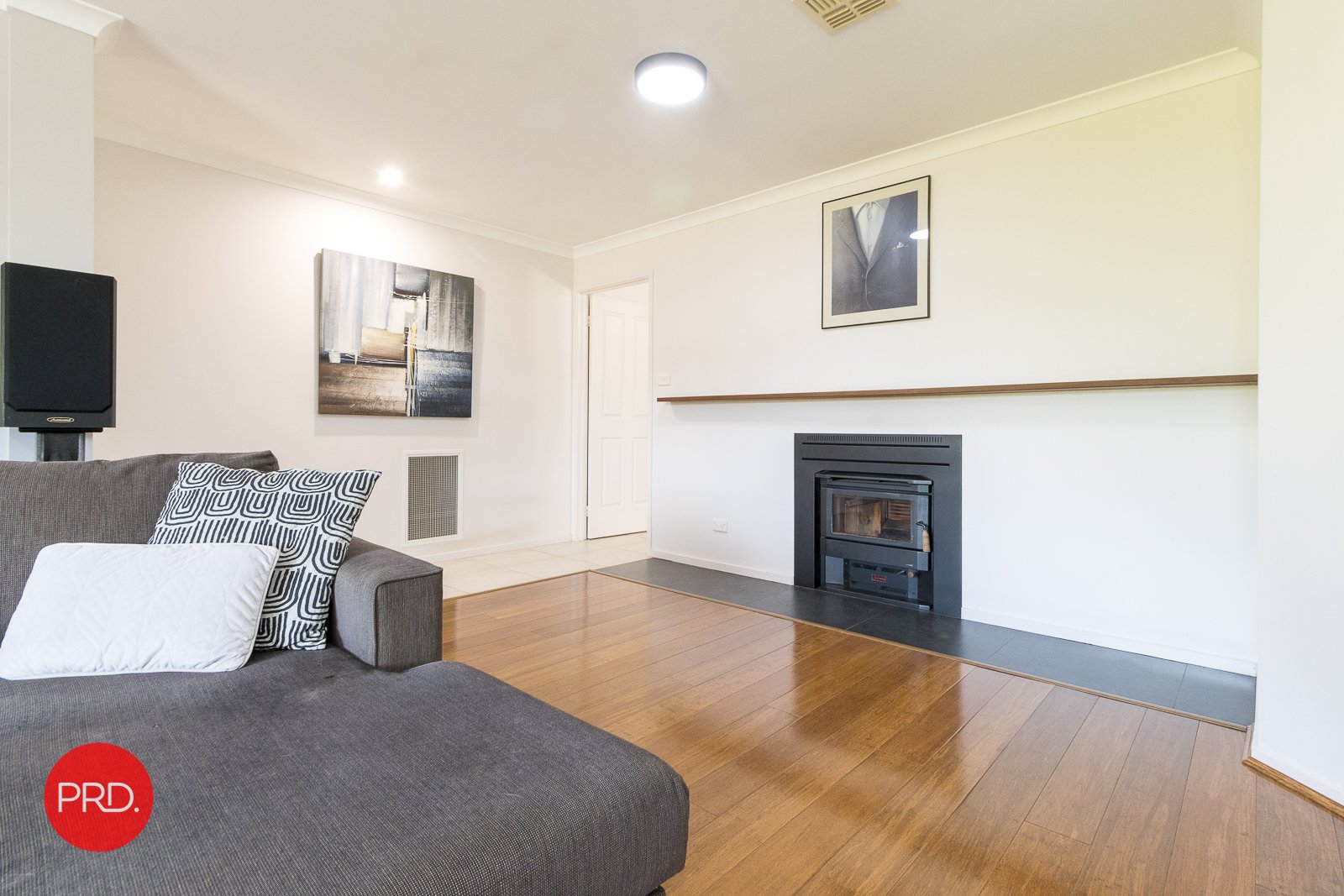 15 Eyre Street BUNGENDORE 9