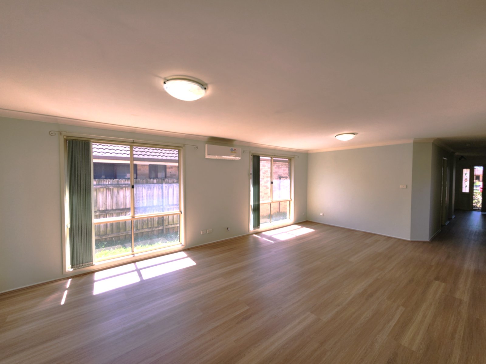 15 Farnborough Cct  WATTLE GROVE 3