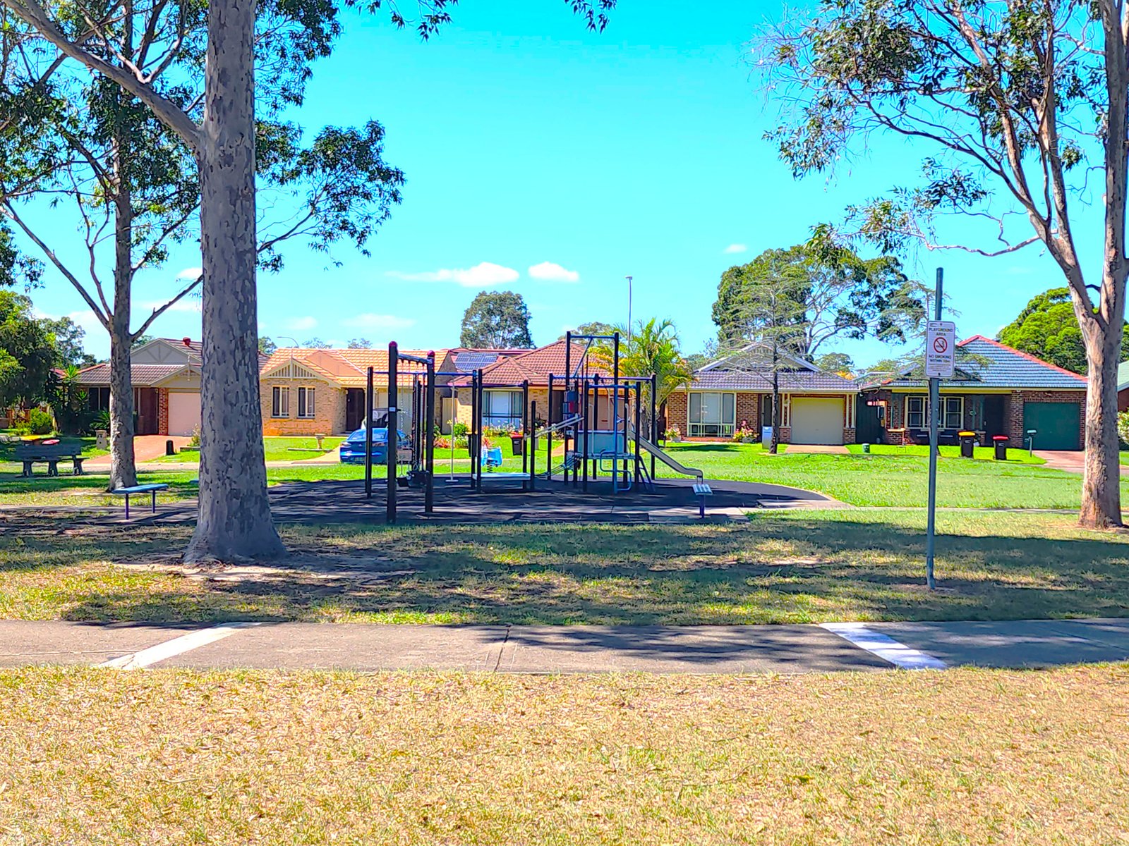 15 Farnborough Cct  WATTLE GROVE 9