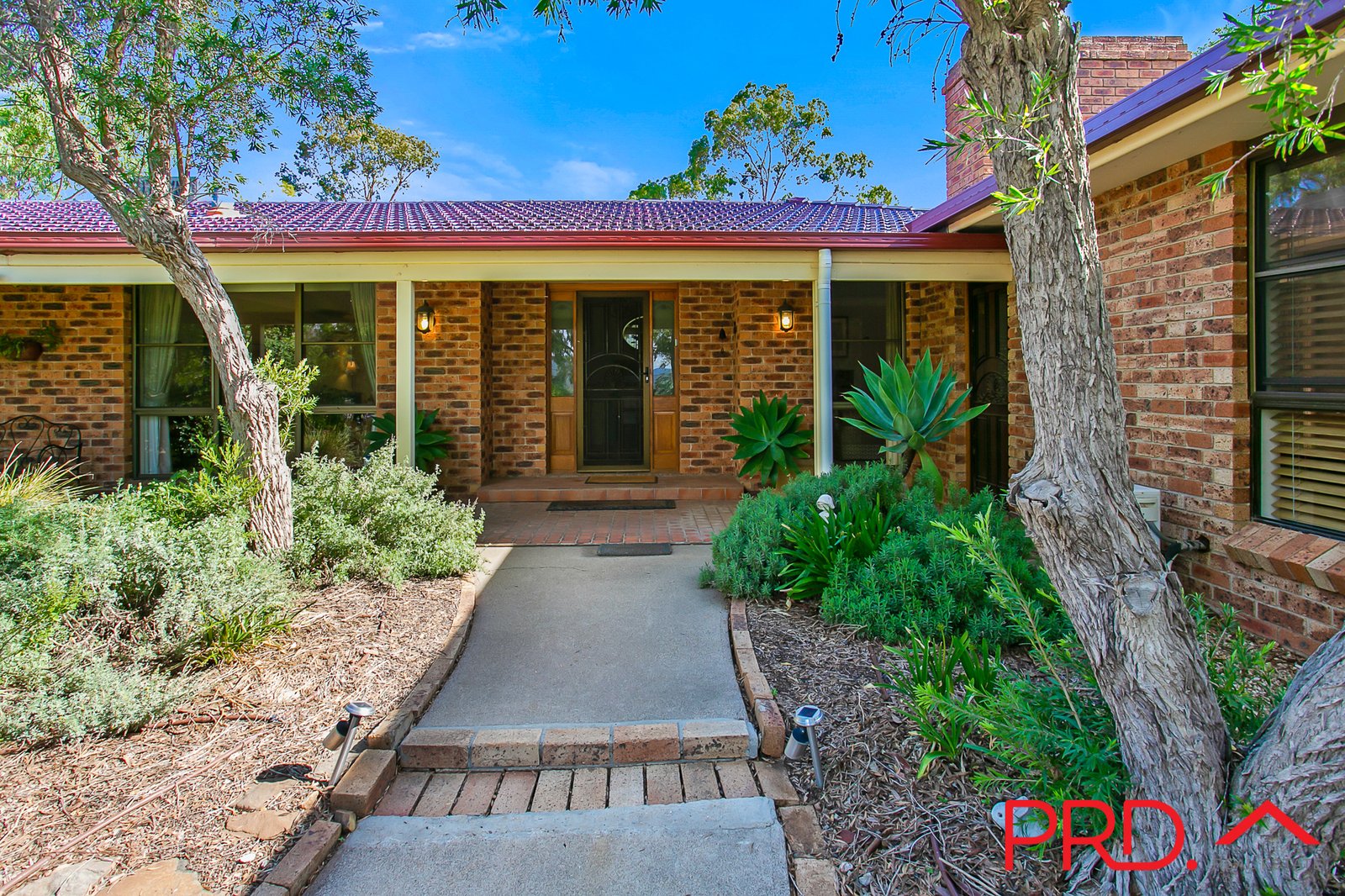 15 Fiona Drive TAMWORTH 1