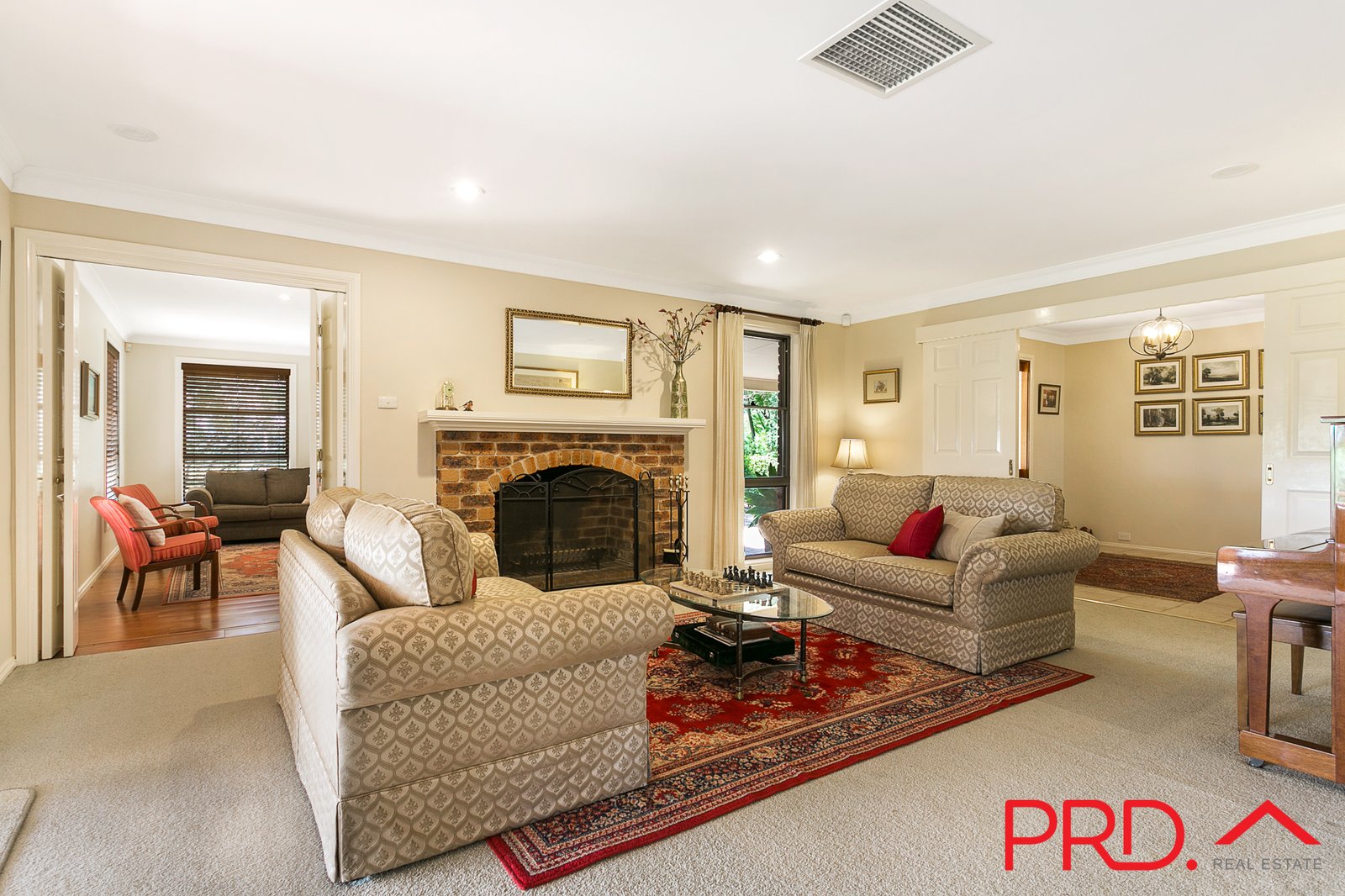 15 Fiona Drive TAMWORTH 6