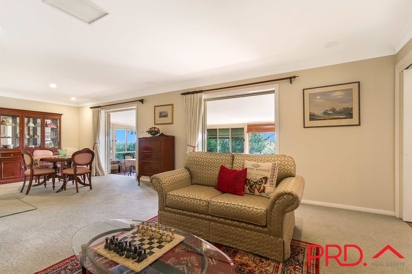 15 Fiona Drive TAMWORTH 8