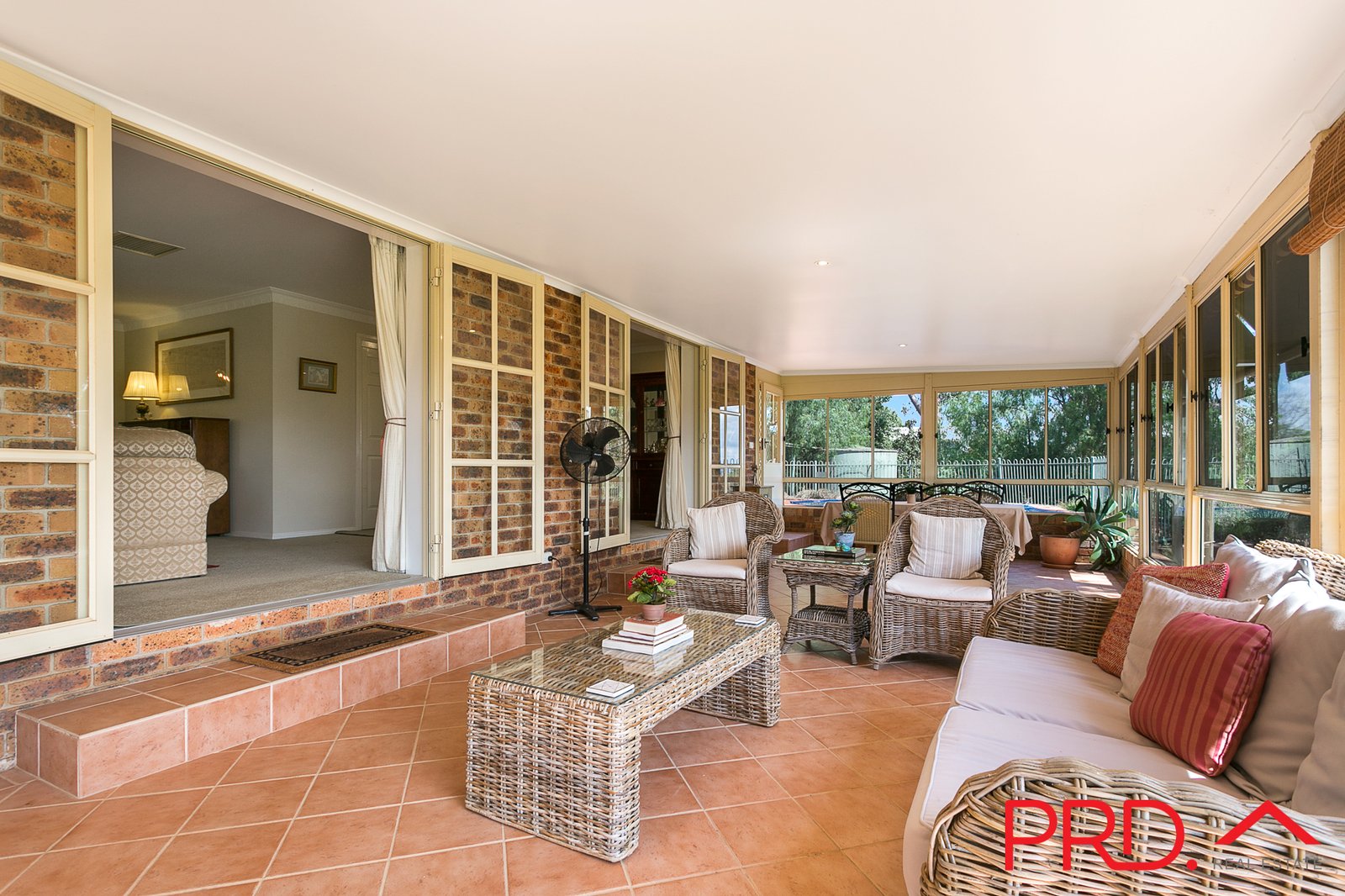 15 Fiona Drive TAMWORTH 11