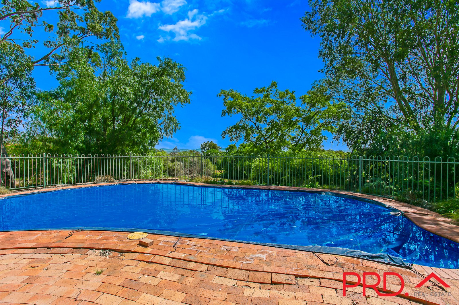 15 Fiona Drive TAMWORTH 24