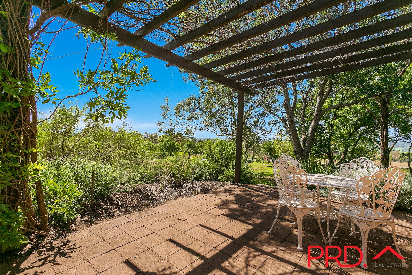 15 Fiona Drive TAMWORTH 25