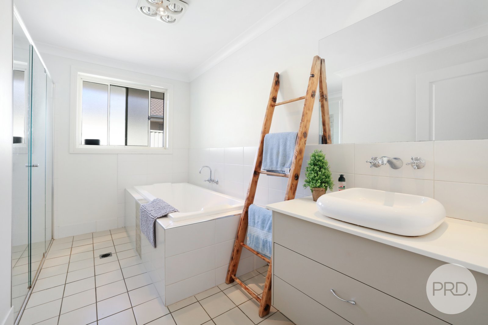 15 Fishermans Place TAMWORTH 24