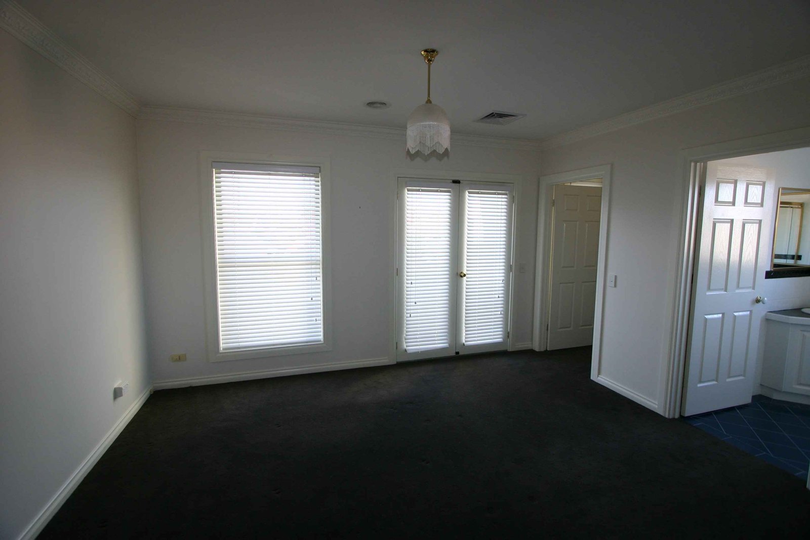 15 Fore Street LAKE WENDOUREE 9