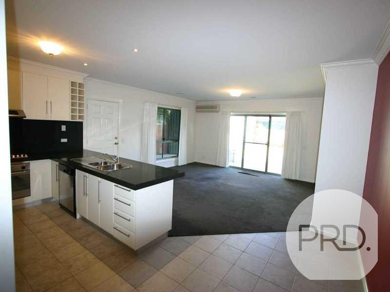 15 Fore Street LAKE WENDOUREE 4