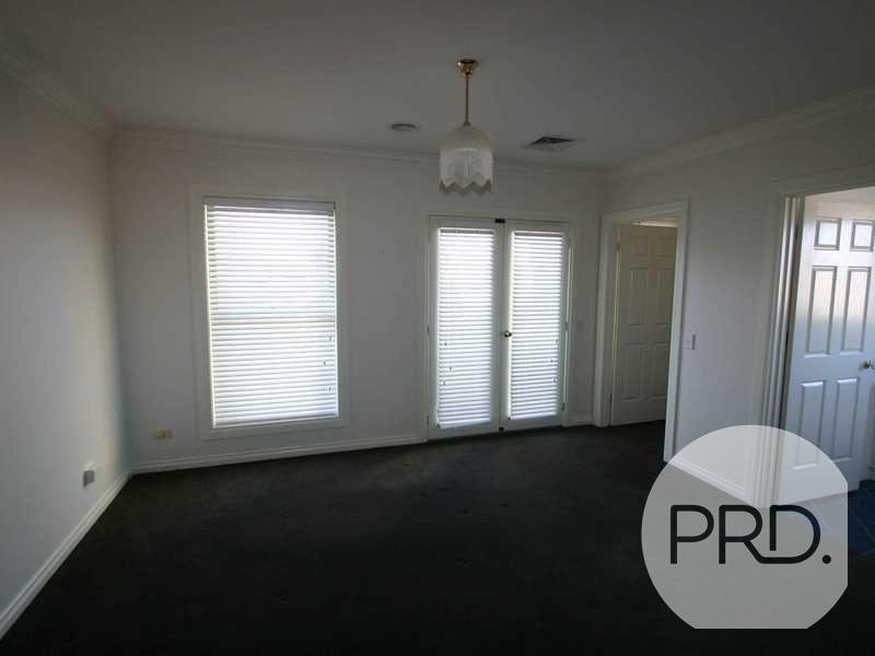 15 Fore Street LAKE WENDOUREE 9