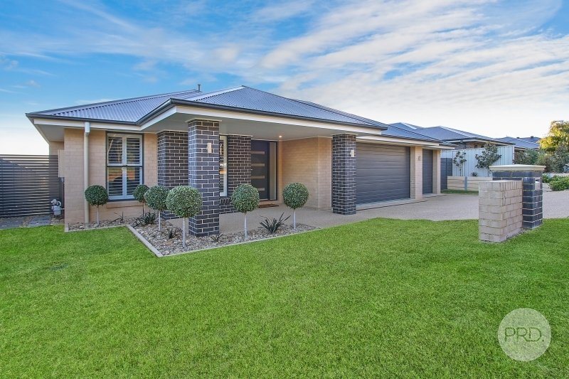 15 Forest Drive THURGOONA 1