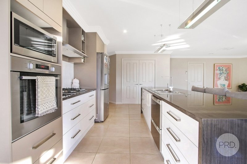 15 Forest Drive THURGOONA 5