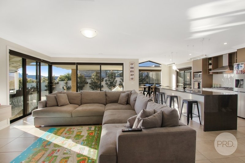 15 Forest Drive THURGOONA 6