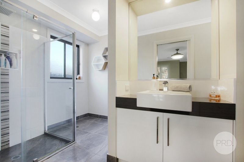 15 Forest Drive THURGOONA 9