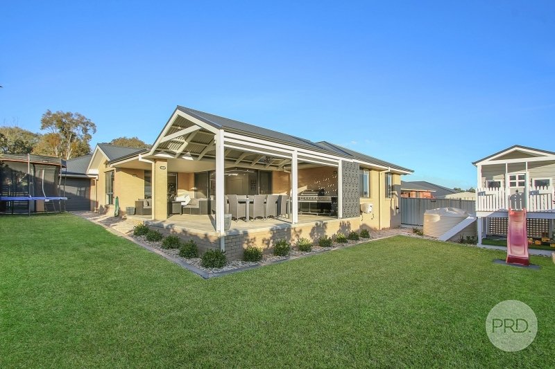 15 Forest Drive THURGOONA 18