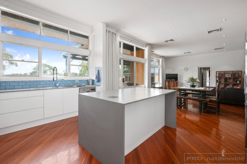 15 Forsythe Parade BLACK HILL 9