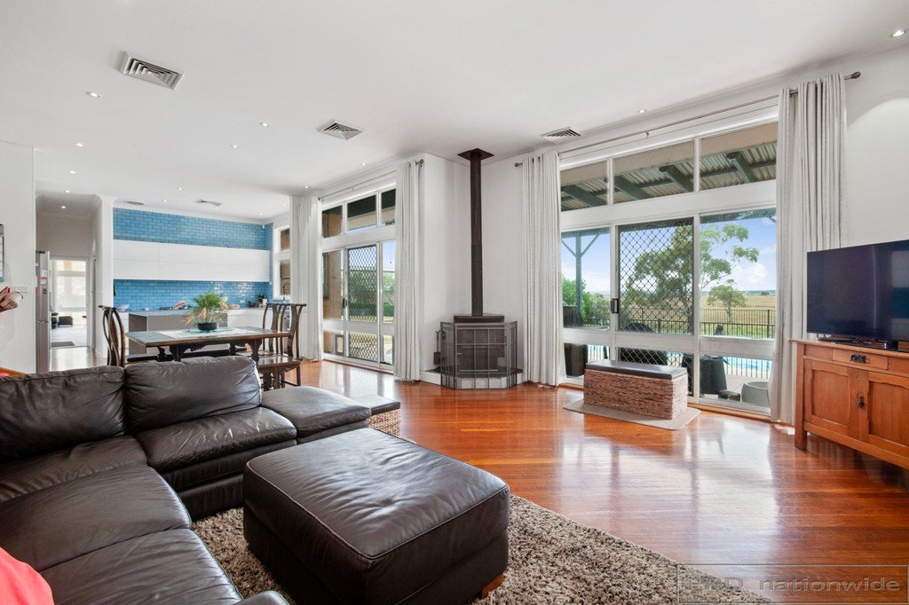 15 Forsythe Parade BLACK HILL 12