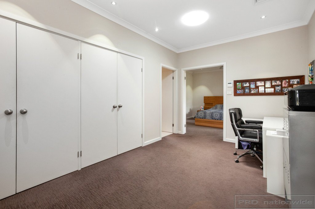 15 Forsythe Parade BLACK HILL 14