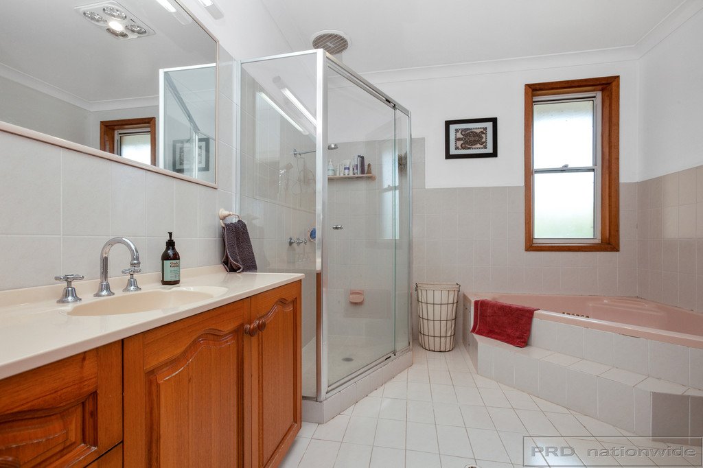 15 Forsythe Parade BLACK HILL 15