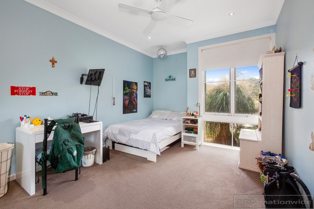 15 Forsythe Parade BLACK HILL 16