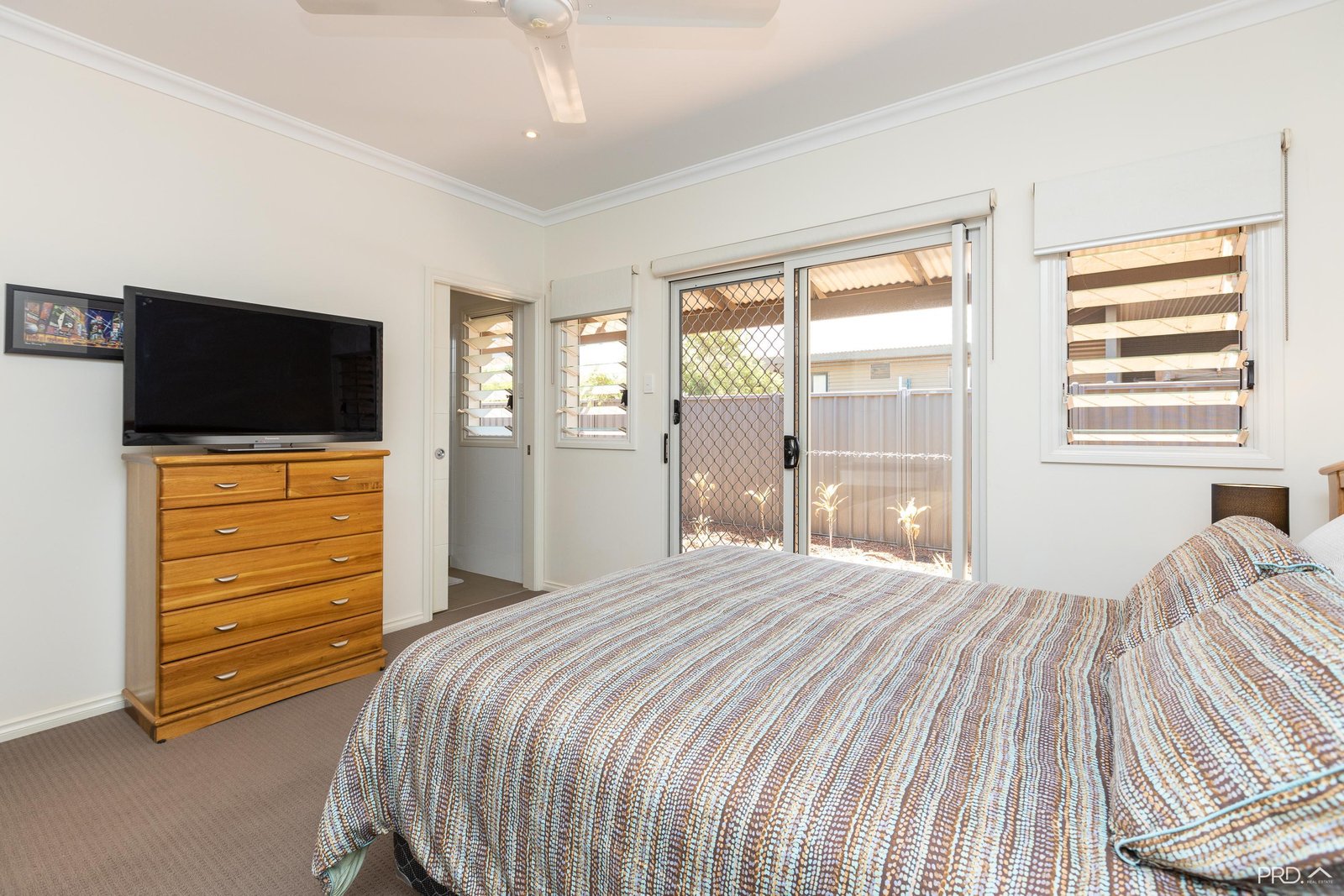 15 Foy Way BILINGURR 16