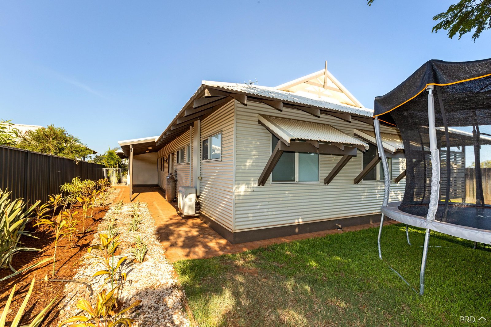 15 Foy Way BILINGURR 18