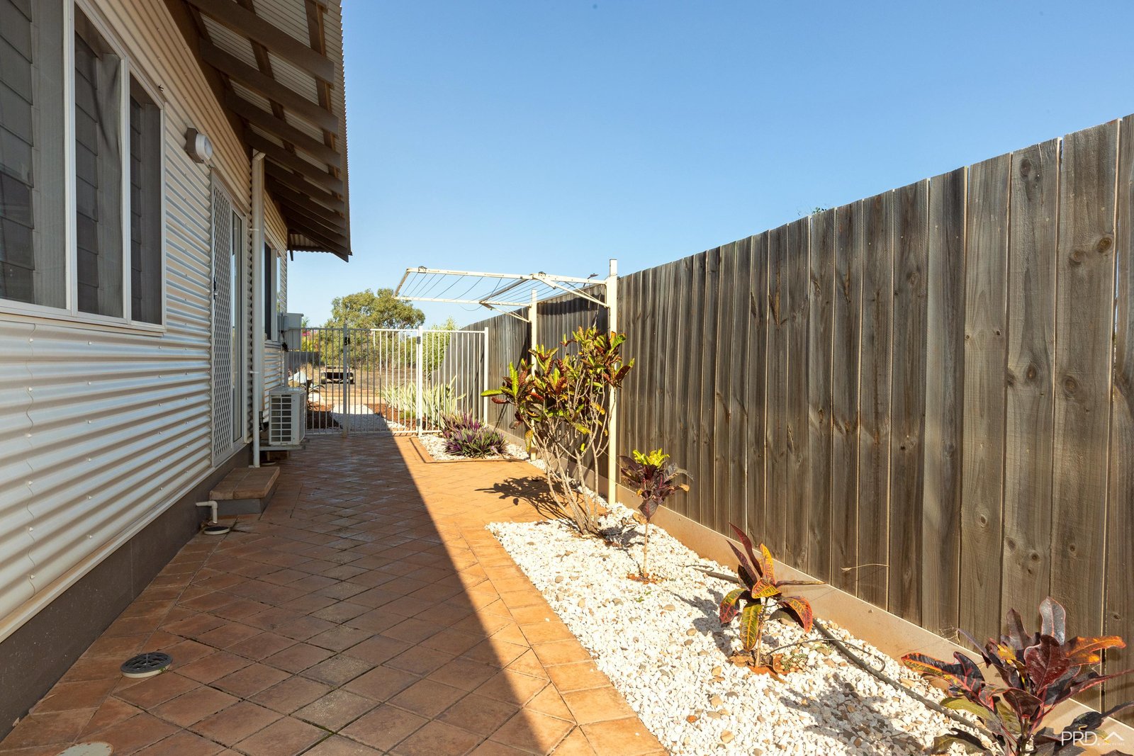 15 Foy Way BILINGURR 20