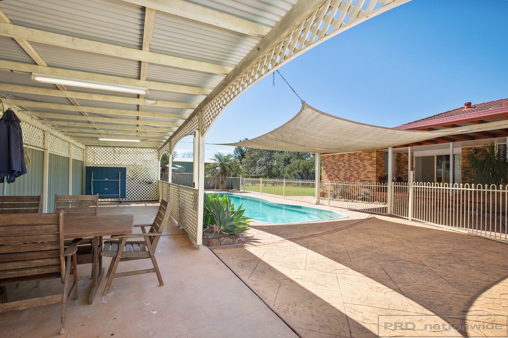 15 Freeman Drive LOCHINVAR 12