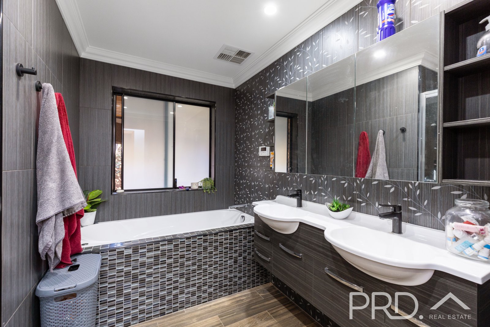 15 Gadara Place TUMUT 9