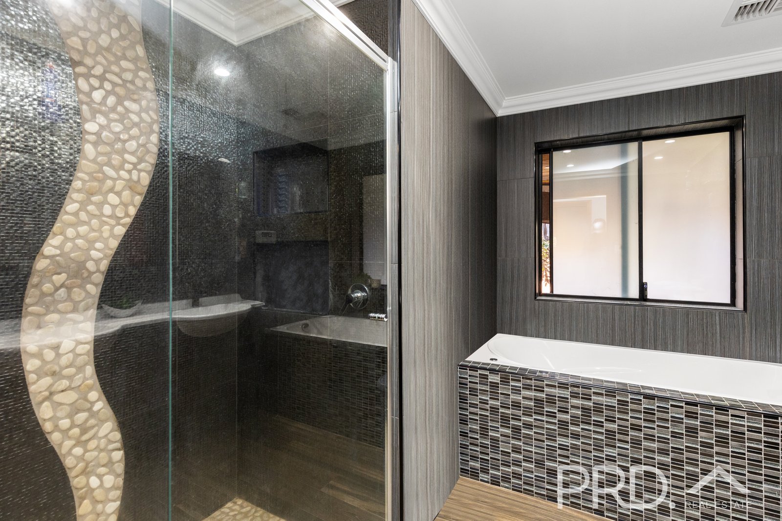 15 Gadara Place TUMUT 10