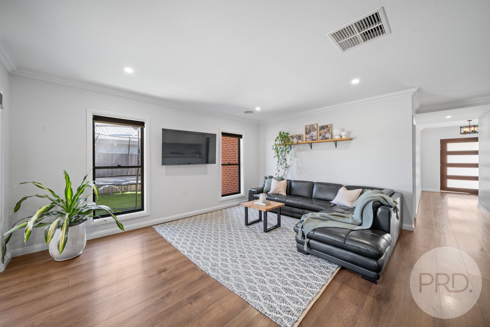 15 Gasnier Loop BOOROOMA 7