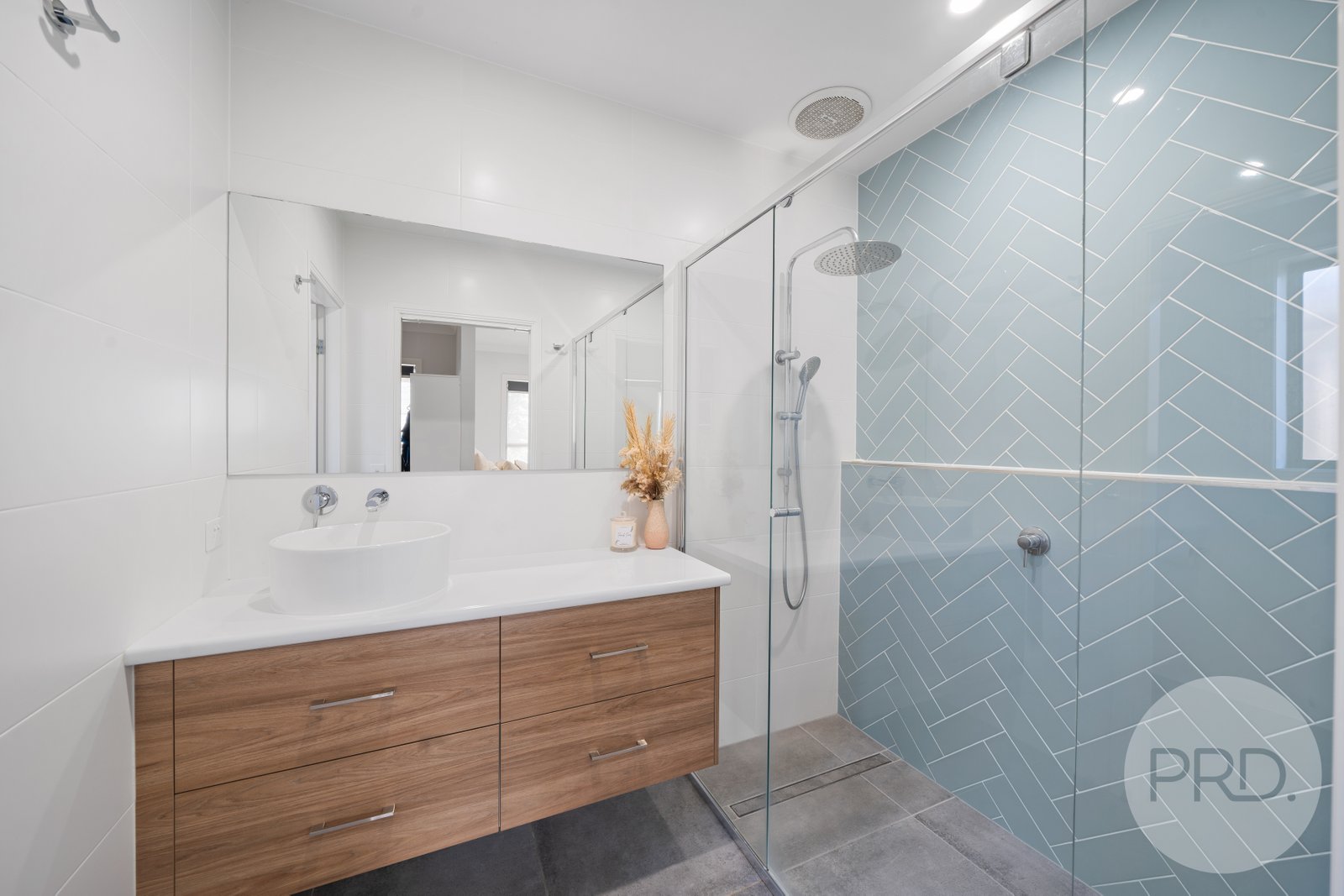 15 Gasnier Loop BOOROOMA 14