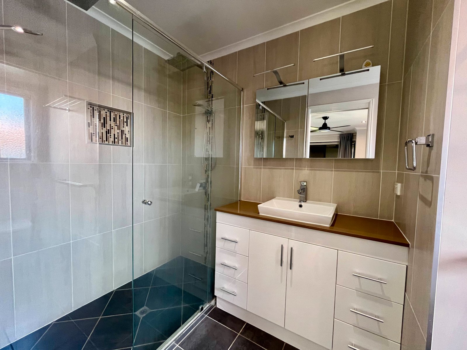 15 Geoffrey Thomas Drive TANNUM SANDS 12