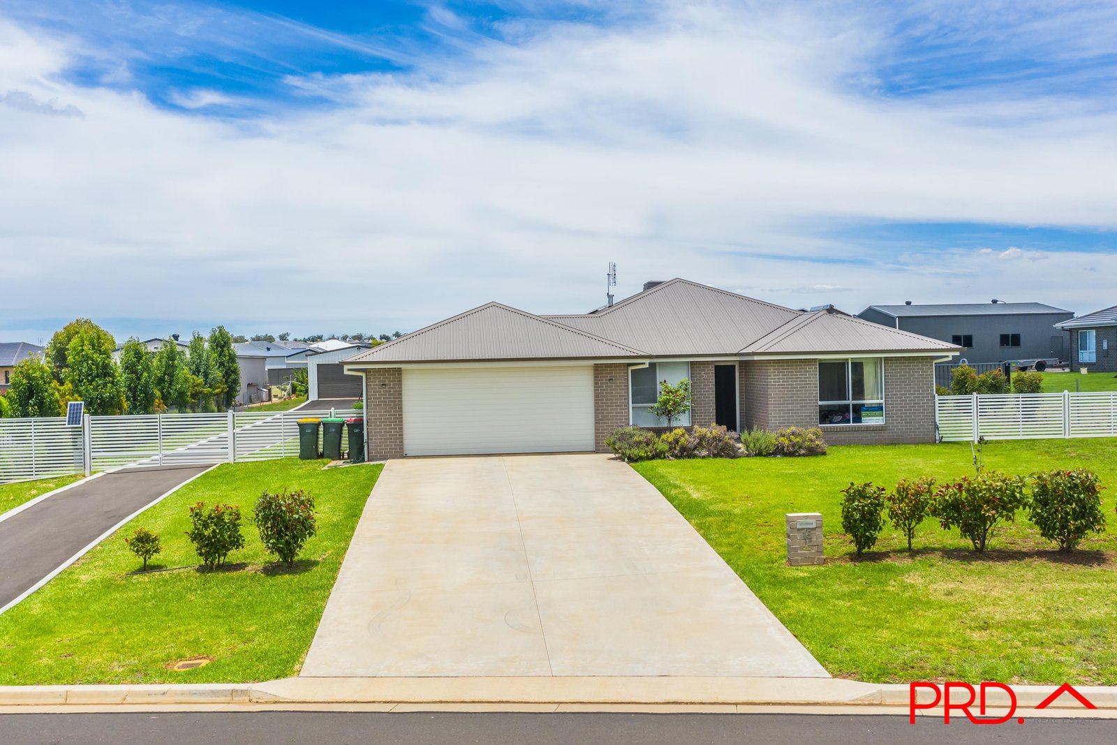 15 Glenmore Drive TAMWORTH 1