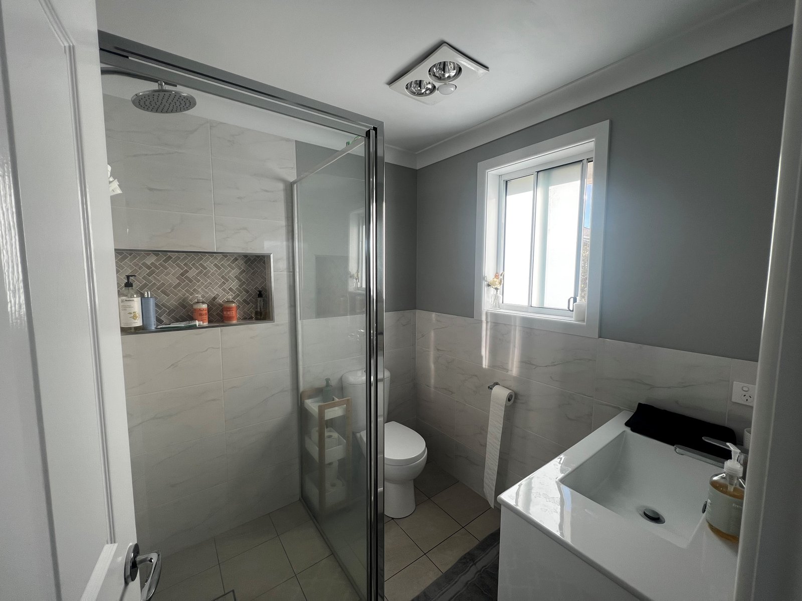 15 Glenmore Drive TAMWORTH 8