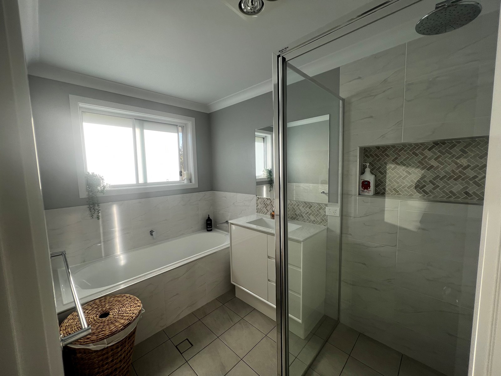 15 Glenmore Drive TAMWORTH 11