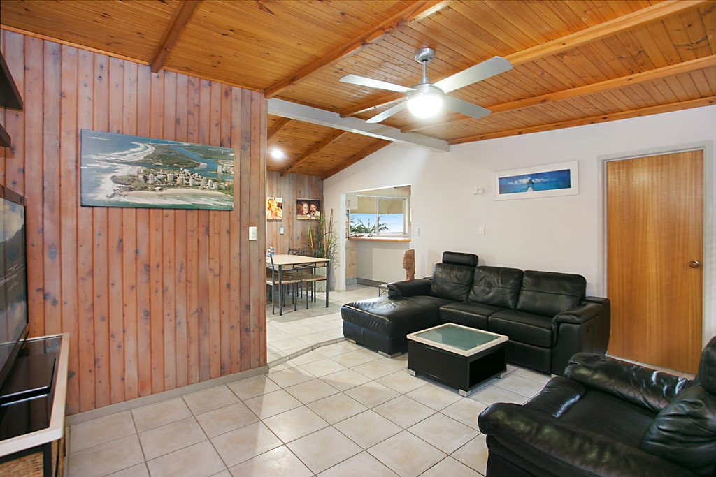 15 Glenys Street TWEED HEADS SOUTH 5