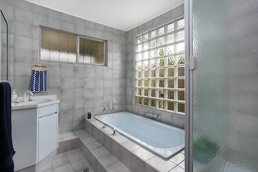 15 Glenys Street TWEED HEADS SOUTH 9