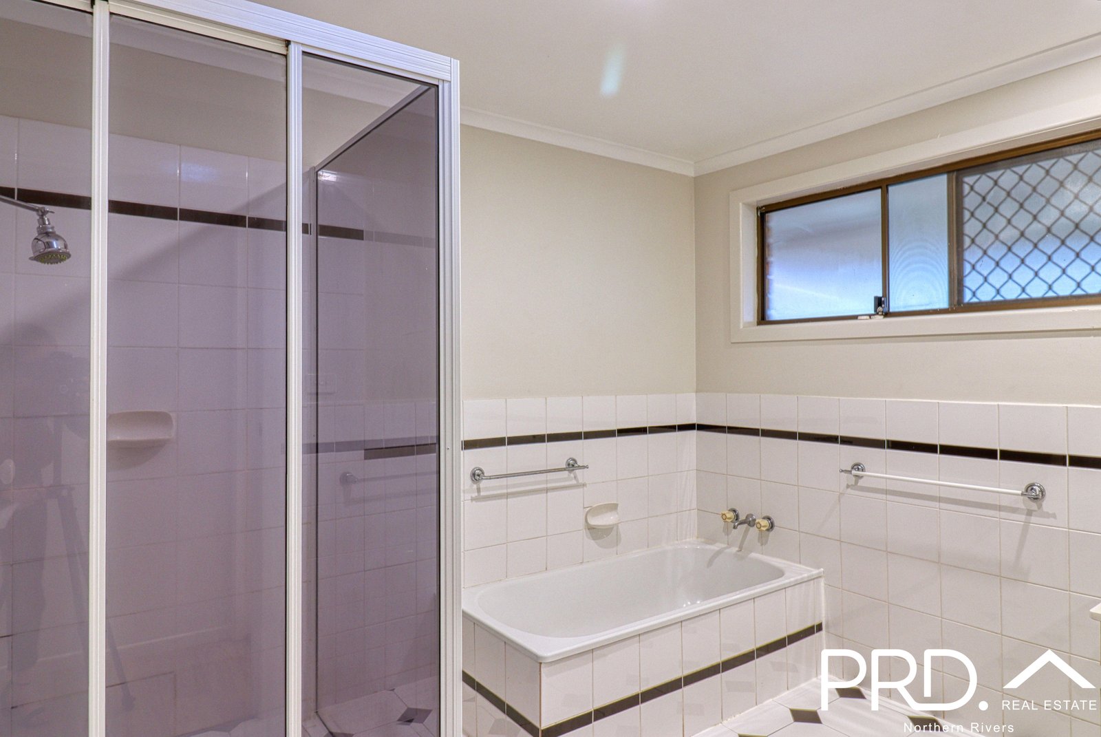 15 Graeme Avenue GOONELLABAH 17