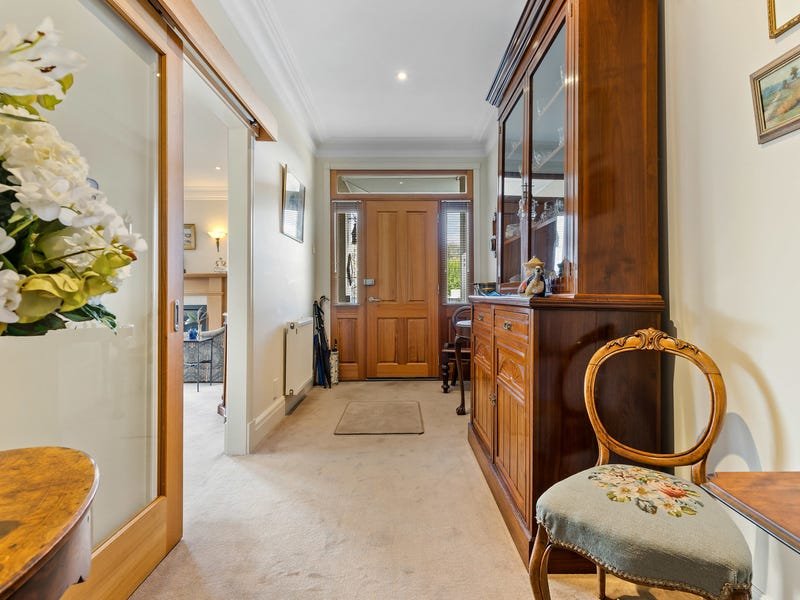 15 Grove Street LAKE WENDOUREE 4