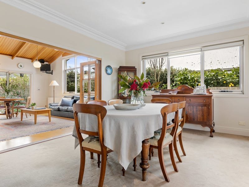 15 Grove Street LAKE WENDOUREE 8