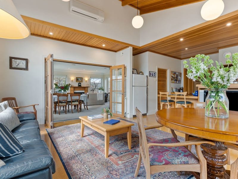 15 Grove Street LAKE WENDOUREE 11