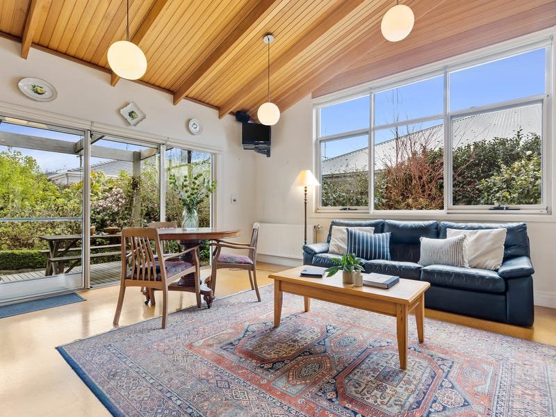 15 Grove Street LAKE WENDOUREE 13