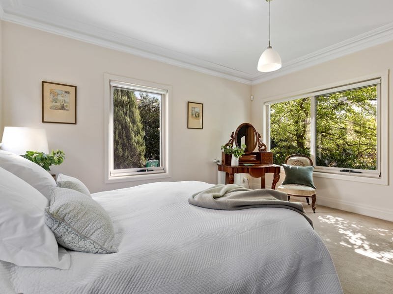 15 Grove Street LAKE WENDOUREE 16