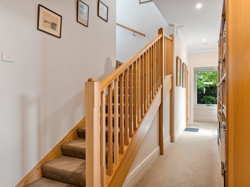 15 Grove Street LAKE WENDOUREE 18