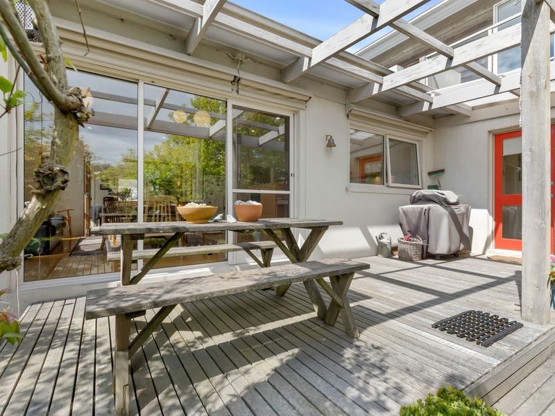 15 Grove Street LAKE WENDOUREE 23