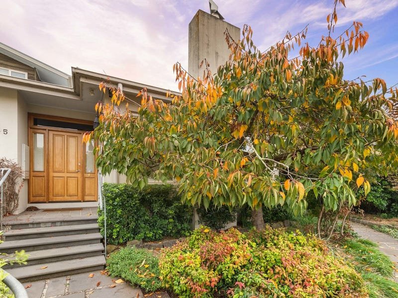 15 Grove Street LAKE WENDOUREE 26