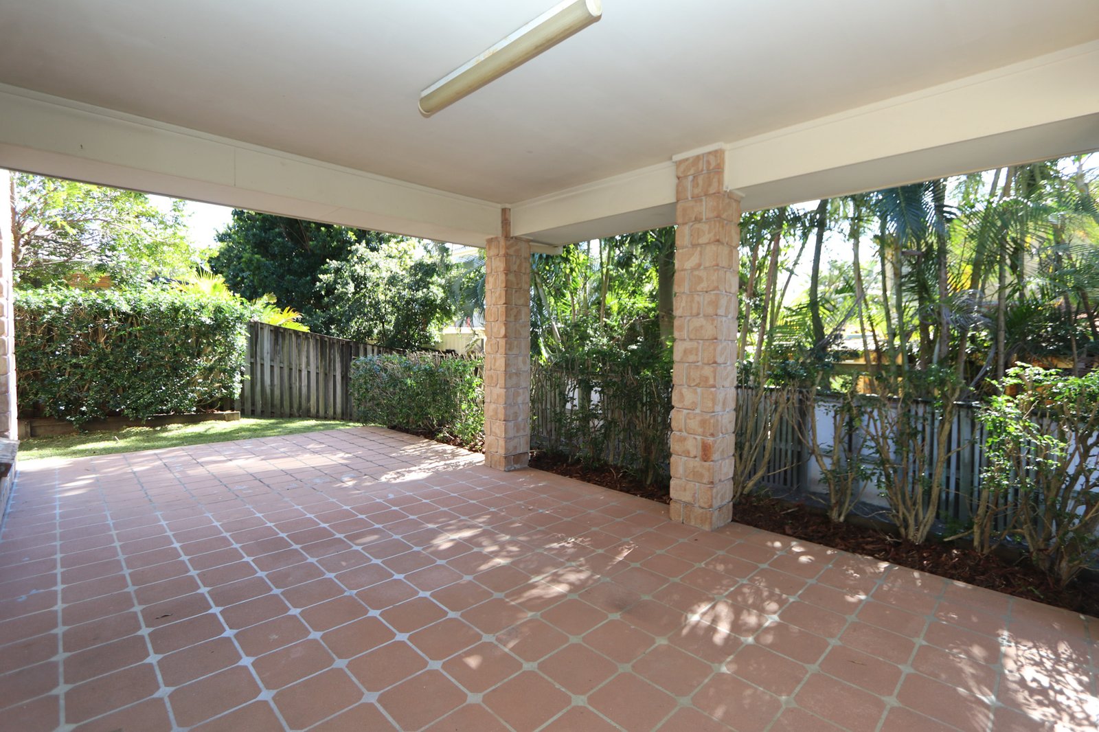 15 Gumleaf Drive MOLENDINAR 2