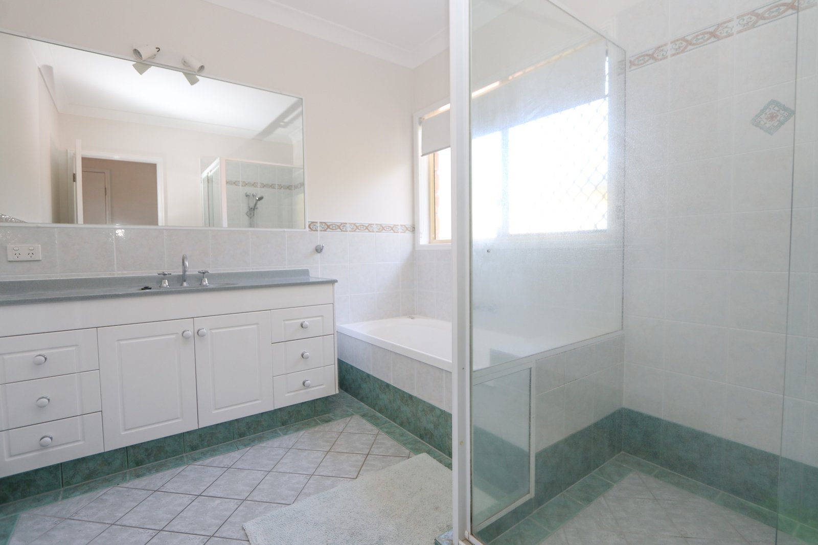 15 Gumleaf Drive MOLENDINAR 12
