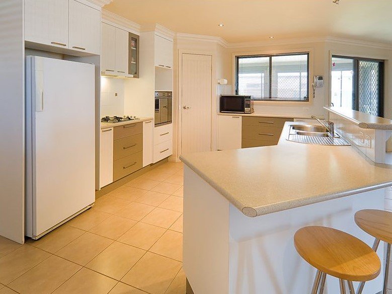 15 Gumnut Court ALBURY 2