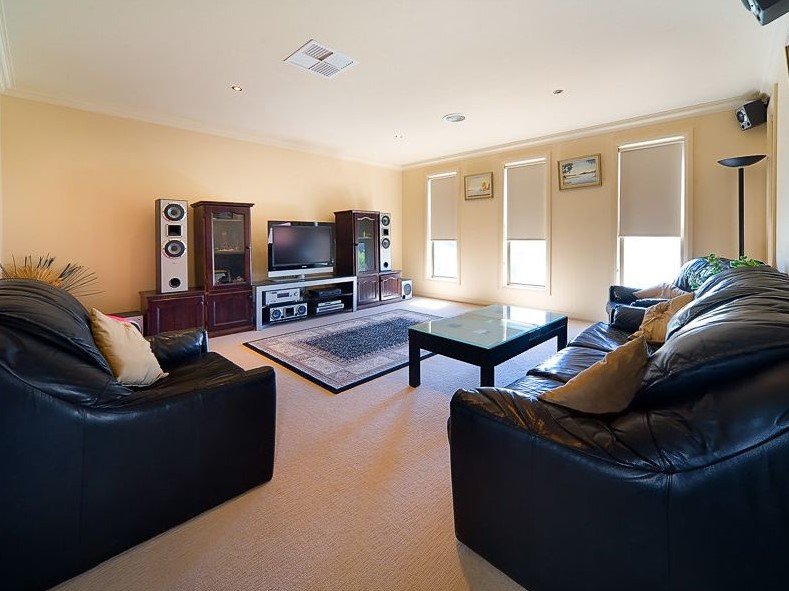 15 Gumnut Court ALBURY 5